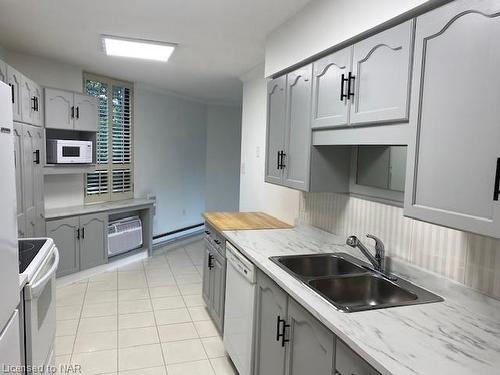 310A-190 Hwy 20 W Highway, Fonthill, ON - Indoor Photo Showing Kitchen With Double Sink