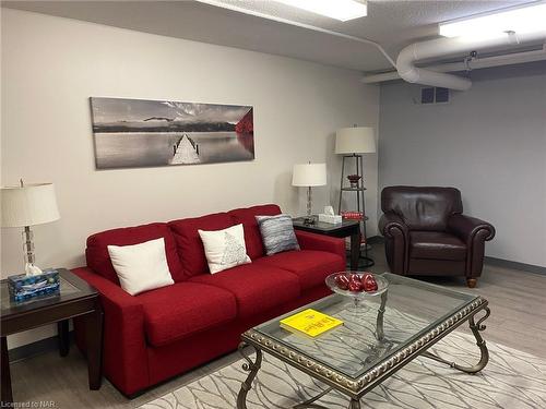 310A-190 Hwy 20 W Highway, Fonthill, ON - Indoor Photo Showing Living Room