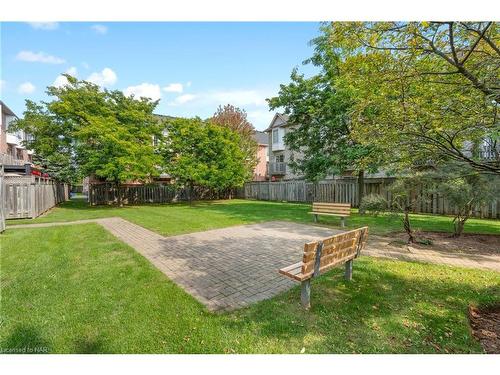 72-3480 Upper Middle Road, Burlington, ON - Outdoor With Backyard