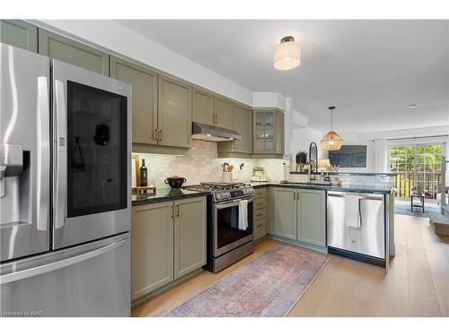 72-3480 Upper Middle Road, Burlington, ON - Indoor Photo Showing Kitchen With Upgraded Kitchen