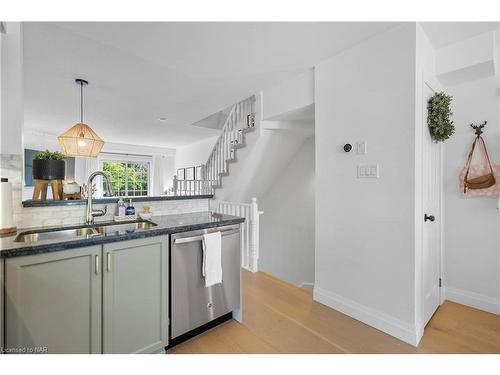 72-3480 Upper Middle Road, Burlington, ON - Indoor Photo Showing Kitchen With Double Sink