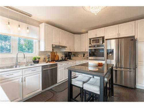 163 Camrose Avenue, Welland, ON - Indoor Photo Showing Kitchen