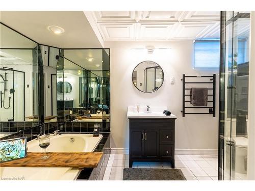 163 Camrose Avenue, Welland, ON - Indoor Photo Showing Bathroom