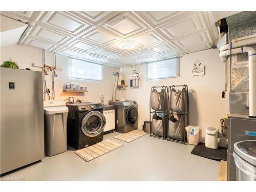 163 Camrose Avenue, Welland, ON - Indoor Photo Showing Laundry Room