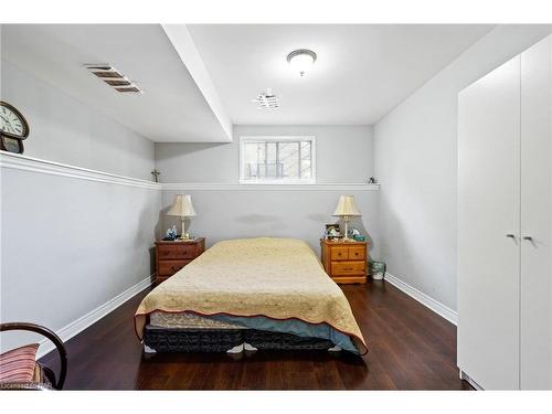 6495 Malibu Drive, Niagara Falls, ON - Indoor Photo Showing Bedroom