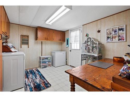 150-3033 Townline Road, Stevensville, ON - Indoor Photo Showing Laundry Room