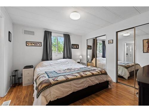 150-3033 Townline Road, Stevensville, ON - Indoor Photo Showing Bedroom