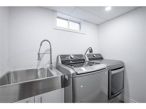 11 Rendale Avenue, St. Catharines, ON - Indoor Photo Showing Laundry Room