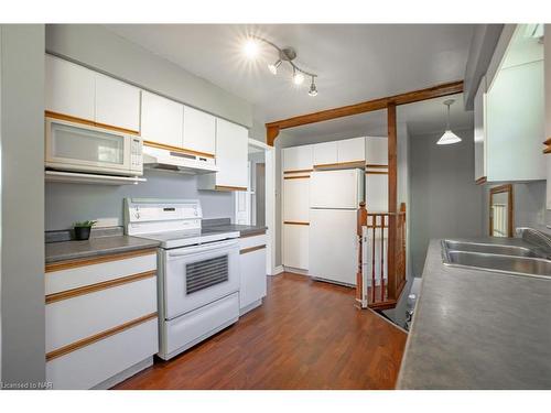 11 Rendale Avenue, St. Catharines, ON - Indoor Photo Showing Kitchen With Double Sink