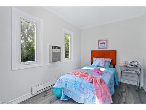 11317 Fowler Road, Wainfleet, ON - Indoor Photo Showing Bedroom