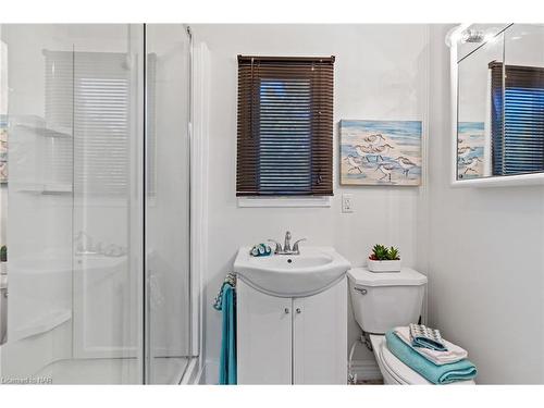 11317 Fowler Road, Wainfleet, ON - Indoor Photo Showing Bathroom