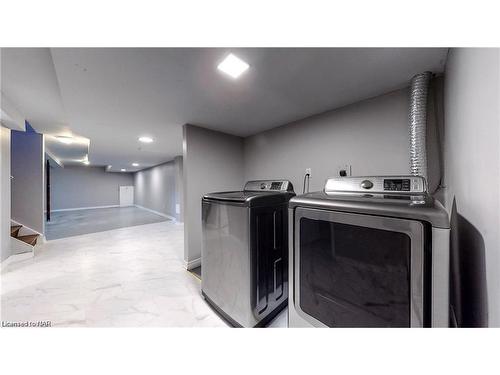 10 Hill Park Lane, St. Catharines, ON - Indoor Photo Showing Laundry Room