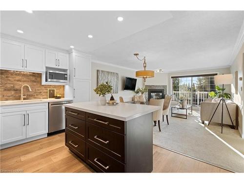 205-70 Main Street, St. Catharines, ON - Indoor Photo Showing Kitchen With Upgraded Kitchen