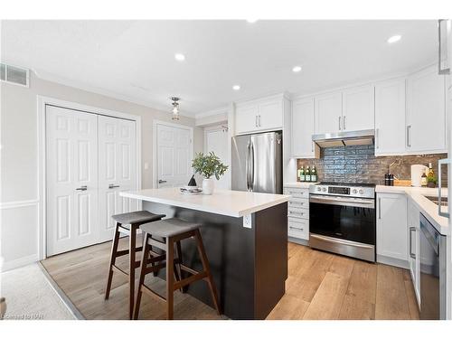 205-70 Main Street, St. Catharines, ON - Indoor Photo Showing Kitchen With Upgraded Kitchen