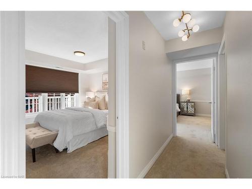 205-70 Main Street, St. Catharines, ON - Indoor Photo Showing Bedroom