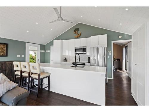 10959 Lakeshore Road, Wainfleet, ON - Indoor Photo Showing Kitchen With Double Sink