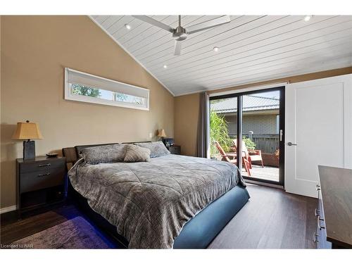 10959 Lakeshore Road, Wainfleet, ON - Indoor Photo Showing Bedroom