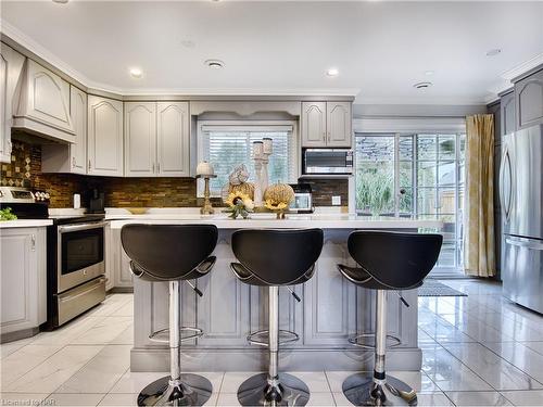 1729 Third St Louth Street, St. Catharines, ON - Indoor Photo Showing Kitchen With Upgraded Kitchen