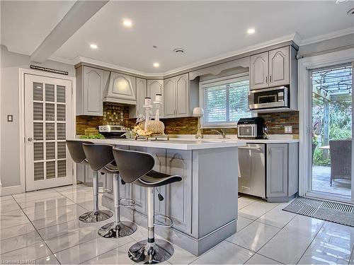 1729 Third St Louth Street, St. Catharines, ON - Indoor Photo Showing Kitchen