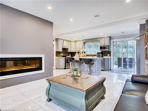 1729 Third St Louth Street, St. Catharines, ON - Indoor Photo Showing Living Room With Fireplace