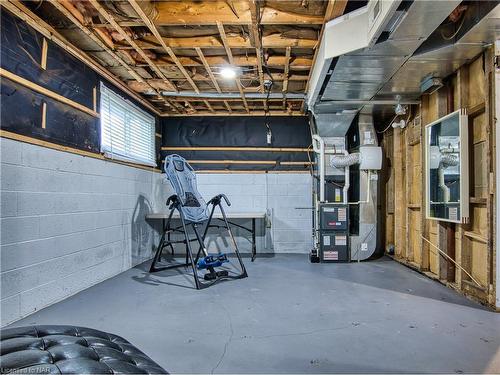 1729 Third St Louth Street, St. Catharines, ON - Indoor Photo Showing Basement