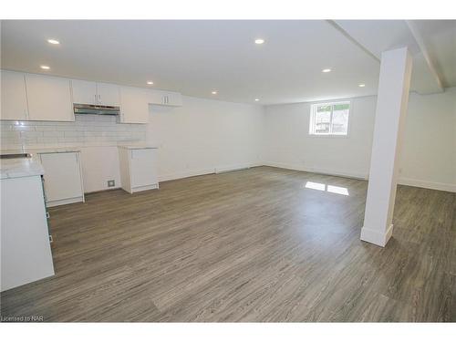 3-185 Welland Street, Port Colborne, ON - Indoor Photo Showing Kitchen