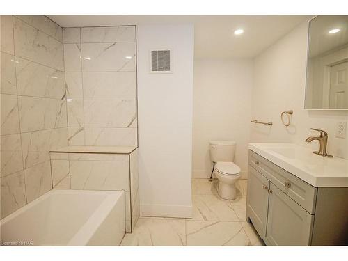 3-185 Welland Street, Port Colborne, ON - Indoor Photo Showing Bathroom