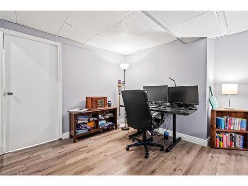 5938 Crimson Drive, Niagara Falls, ON - Indoor Photo Showing Office