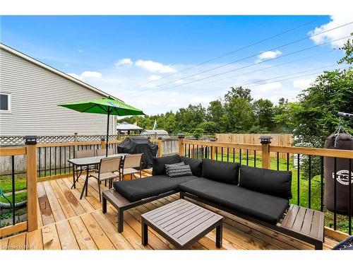 5938 Crimson Drive, Niagara Falls, ON - Outdoor With Deck Patio Veranda With Exterior