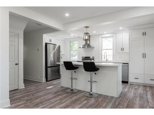 3047 Saint Patrick Avenue, Niagara Falls, ON - Indoor Photo Showing Kitchen