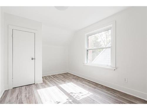 3047 Saint Patrick Avenue, Niagara Falls, ON - Indoor Photo Showing Other Room