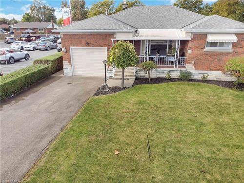 7151 Dorchester Road, Niagara Falls, ON - Outdoor