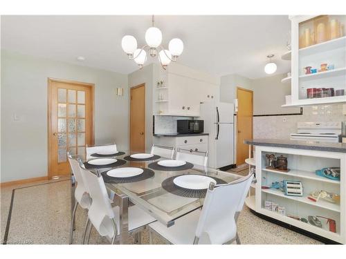 7151 Dorchester Road, Niagara Falls, ON - Indoor Photo Showing Dining Room