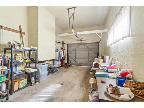 7151 Dorchester Road, Niagara Falls, ON - Indoor Photo Showing Garage