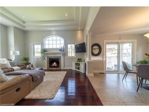 8871 Mcgarry Drive, Niagara Falls, ON - Indoor Photo Showing Living Room With Fireplace