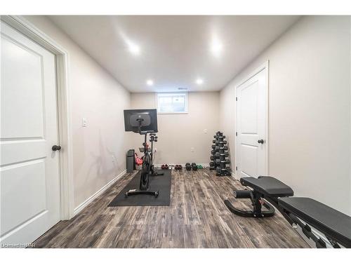 8871 Mcgarry Drive, Niagara Falls, ON - Indoor Photo Showing Gym Room