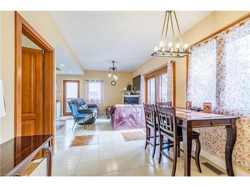 340 Oxford Avenue, Crystal Beach, ON - Indoor Photo Showing Dining Room