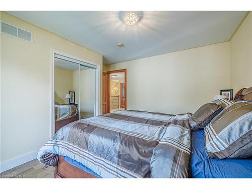 340 Oxford Avenue, Crystal Beach, ON - Indoor Photo Showing Bedroom