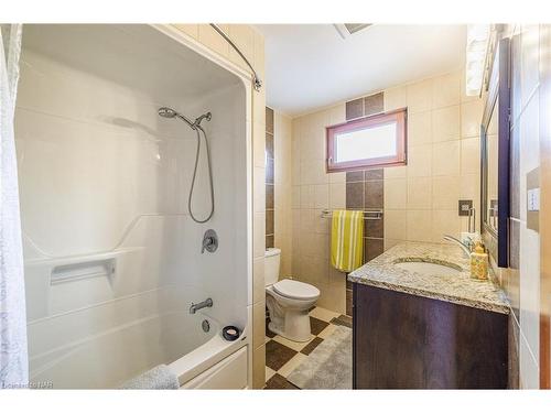 340 Oxford Avenue, Crystal Beach, ON - Indoor Photo Showing Bathroom