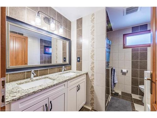 340 Oxford Avenue, Crystal Beach, ON - Indoor Photo Showing Bathroom