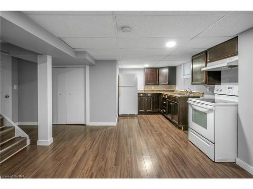 30 Lasalle Street, Welland, ON - Indoor Photo Showing Kitchen