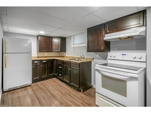 30 Lasalle Street, Welland, ON - Indoor Photo Showing Kitchen With Double Sink