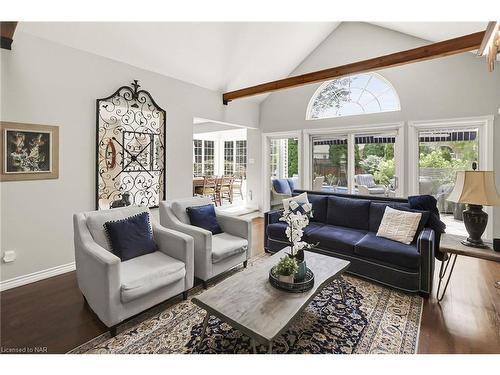 69 The Promenade Street, Niagara-On-The-Lake, ON - Indoor Photo Showing Living Room