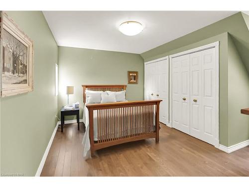 69 The Promenade Street, Niagara-On-The-Lake, ON - Indoor Photo Showing Bedroom