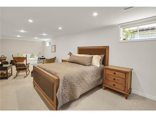 69 The Promenade Street, Niagara-On-The-Lake, ON - Indoor Photo Showing Bedroom