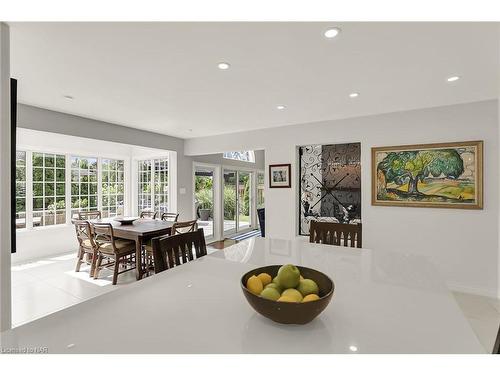 69 The Promenade Street, Niagara-On-The-Lake, ON - Indoor Photo Showing Dining Room