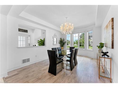 133 Lametti Drive N, Fonthill, ON - Indoor Photo Showing Dining Room