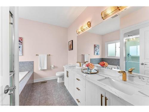 133 Lametti Drive N, Fonthill, ON - Indoor Photo Showing Bathroom