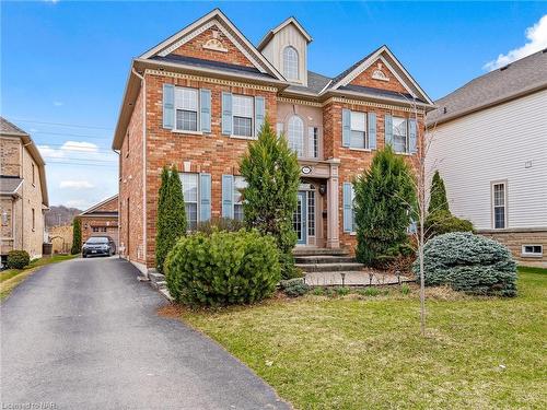 162 Cole Crescent, Niagara-On-The-Lake, ON - Outdoor With Facade