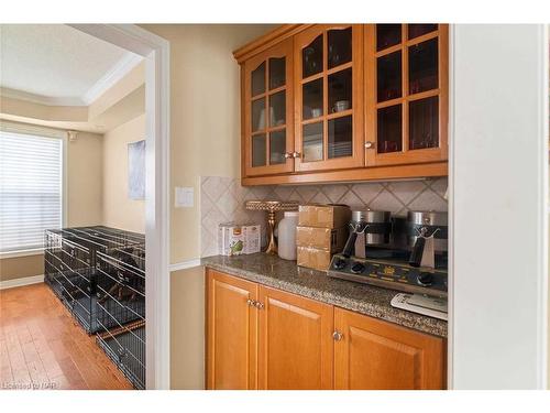 162 Cole Crescent, Niagara-On-The-Lake, ON - Indoor Photo Showing Kitchen